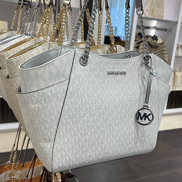MICHAEL KORS 
Jet Set Travel Large Signature Chain Shoulder Tote Bag
Silver 
NWT - Picture 2 of 16